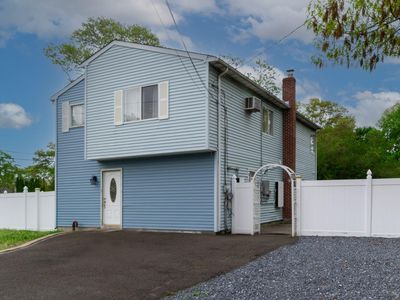 332 Terry Boulevard, Holbrook, NY, 11741