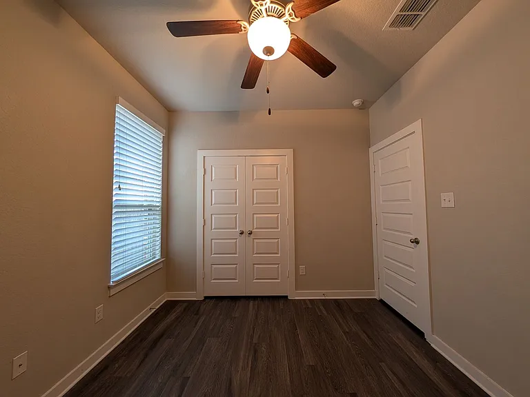 371 Creekside Curv — Photo 16