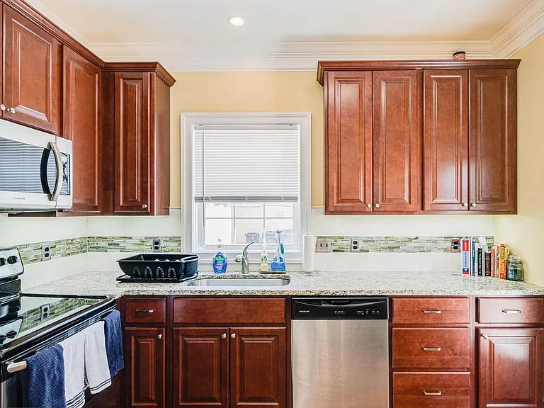 102 Charity Ln — Photo 15