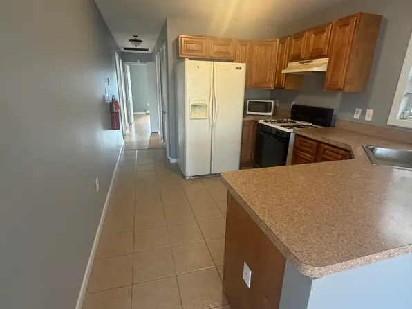 35 Fairview Avenue image 9 of 13