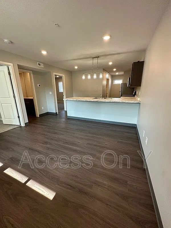 2 bed, 1.0 bath, 825 sqft, $1,375 — Photo 1