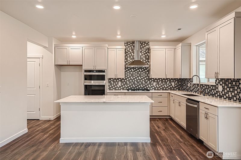 5th image of 18458 138th Avenue Ct E #10