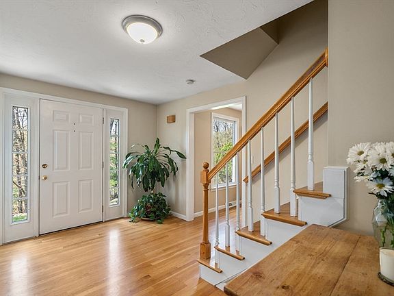 4th image of 77 Azalea Rd