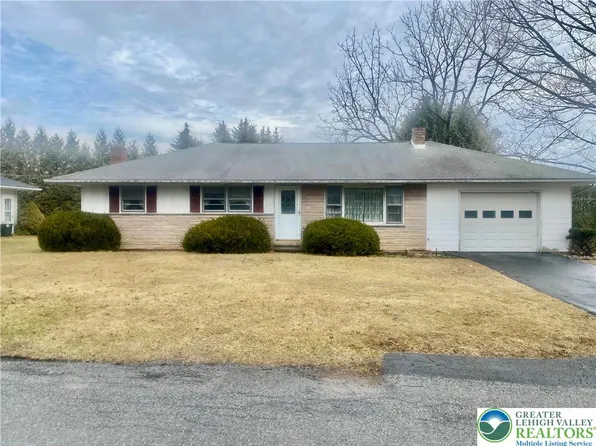 3925 Union Ave, Schnecksville, PA 18078