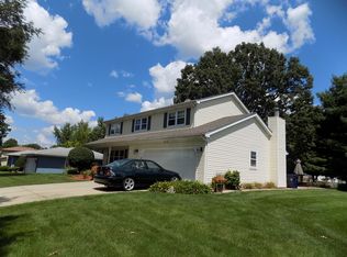 815 Chippewa Dr, Elgin, IL 60120