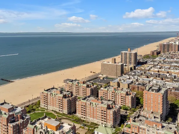 65 Oceana Drive East image 30 of 44