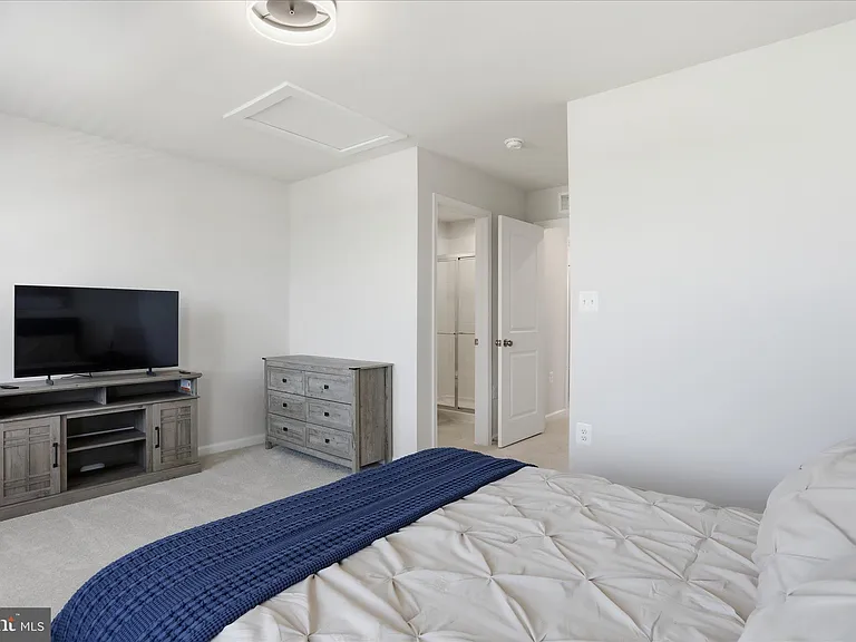 163 Anthem St — Photo 21