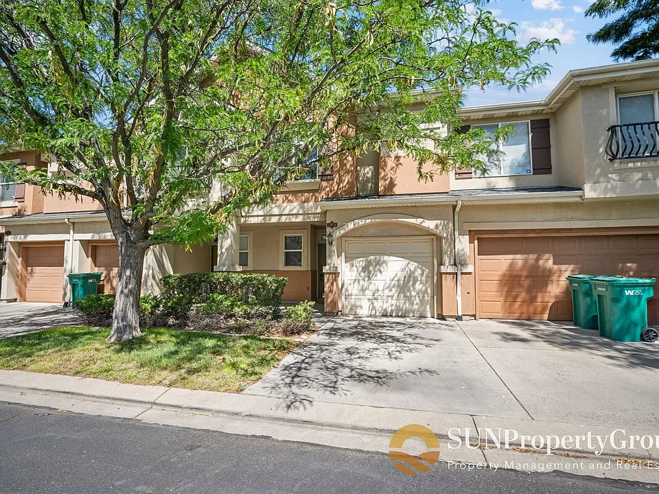 1574 W Calais Ct