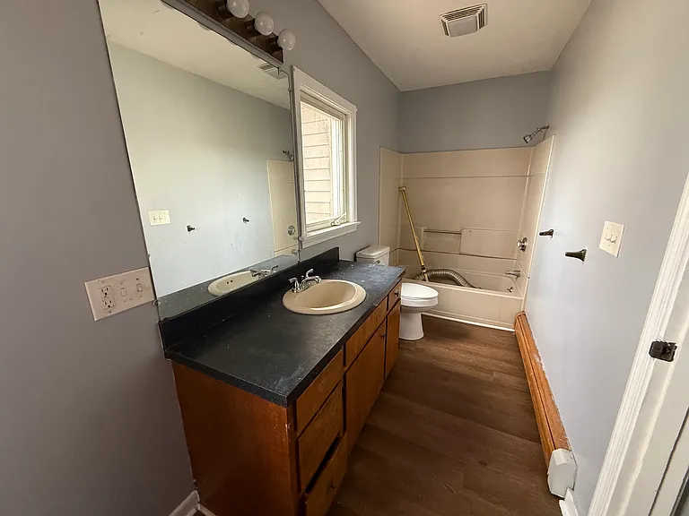 71 Pike St #201 — Photo 4