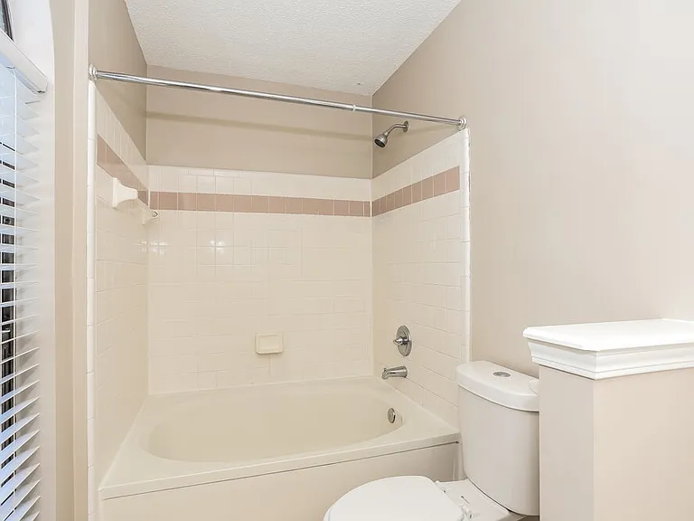 248 Carriann Cove Trl W — Photo 10