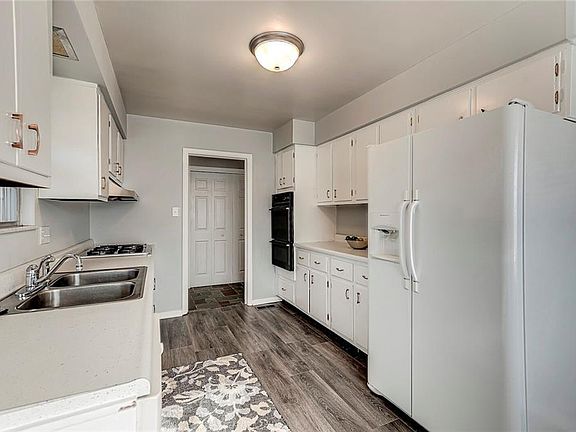 5th image of 8043 Stafford Ct