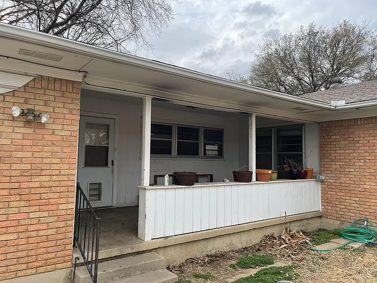 1217 Linden Dr — Photo 12