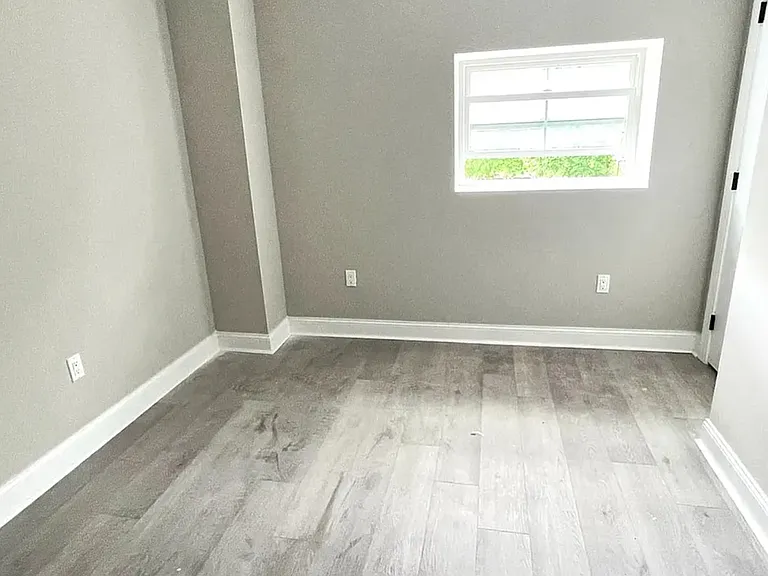 344 Conarroe St #6 — Photo 3
