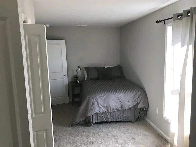 142 W Daggett St #4 — Photo 10