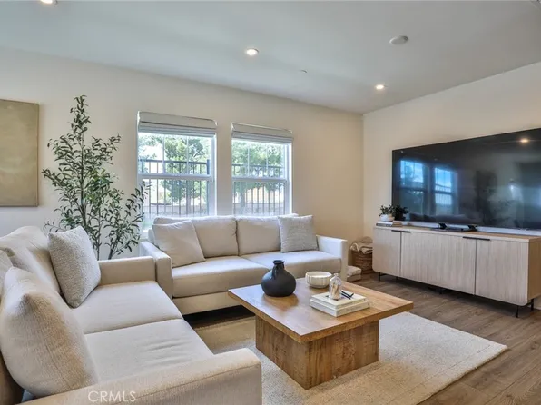 6392 Sierra Ave #5, Fontana, CA 92336