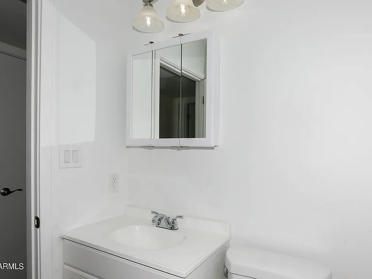6226 S Hazelton Ln — Photo 15