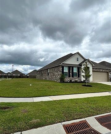 2nd image of 1805 E Lakeshore Landing Dr