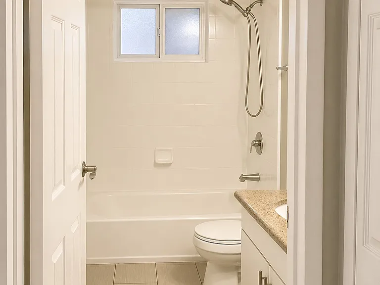 Wellsbury Apartment Homes — Photo 28