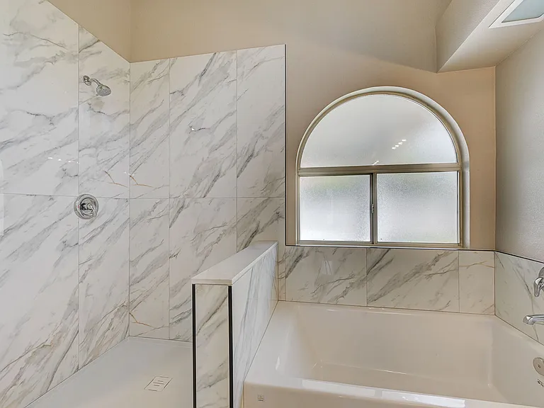 272 Comfort Dr — Photo 30