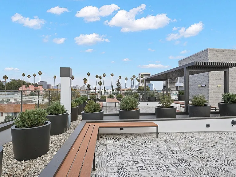 Santa Monica Breeze Rooftop