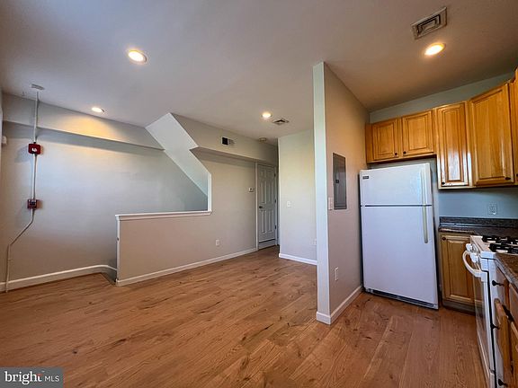 5th image of 255 Mercer St Floor 3