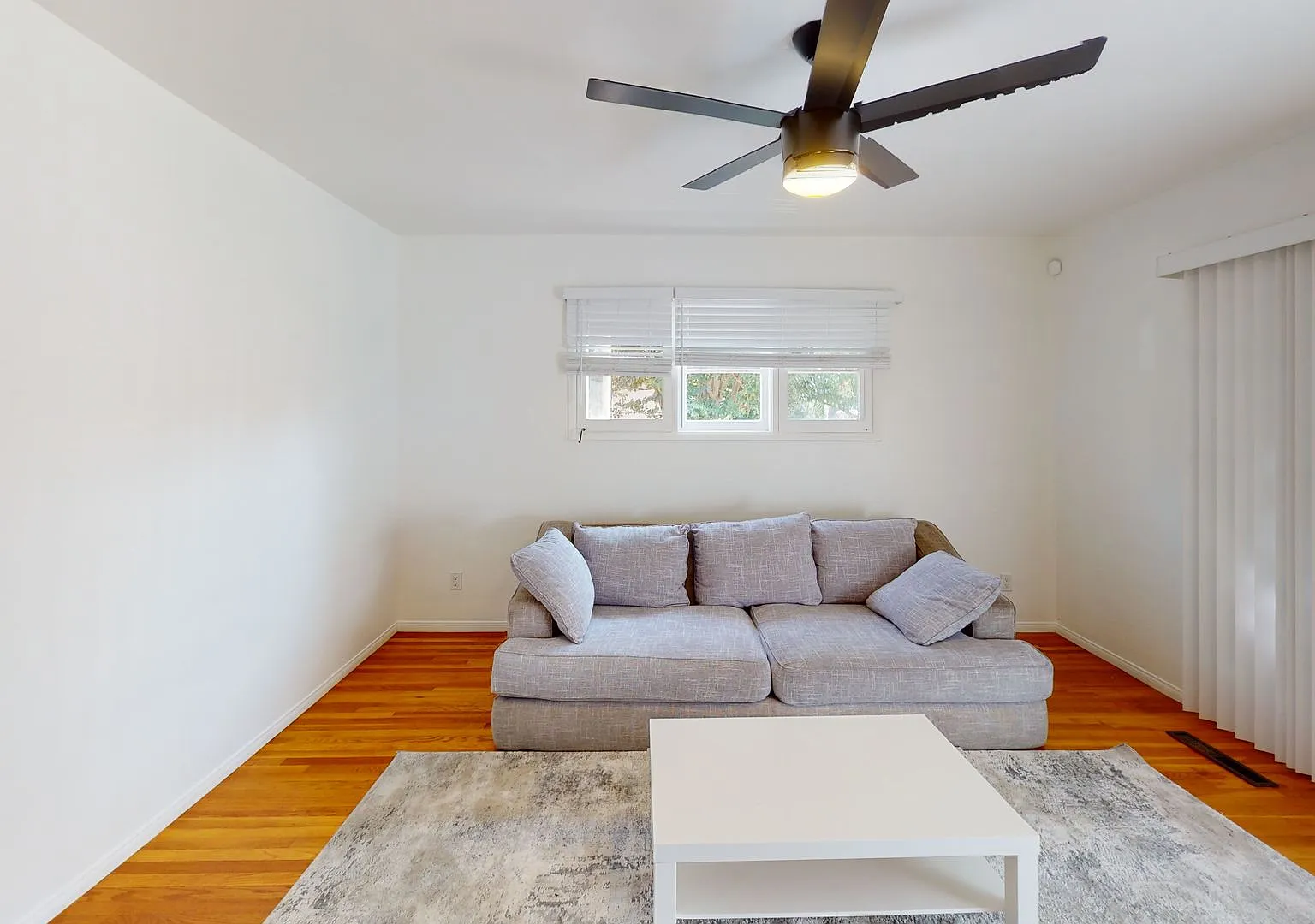 Rare 4 bed 3 bath! — Photo 4