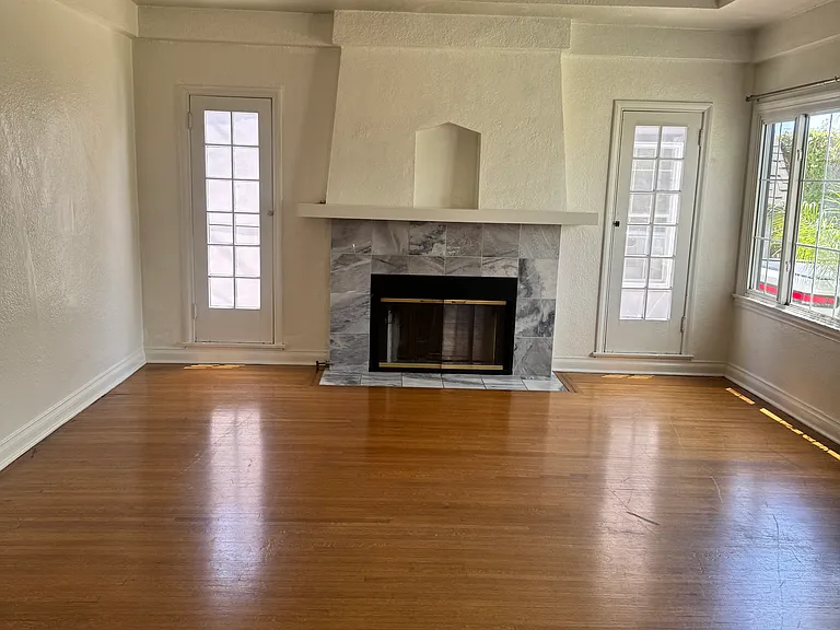 2142 Selby Ave — Photo 10