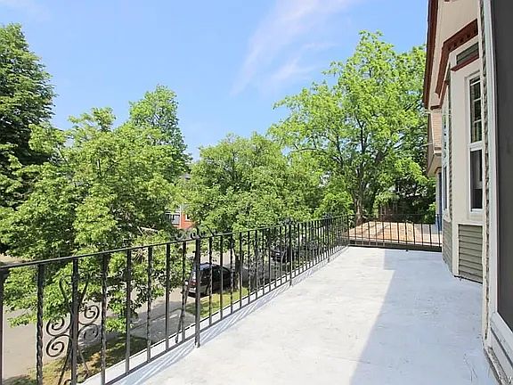3rd image of 61 Florence Ave Floor 2
