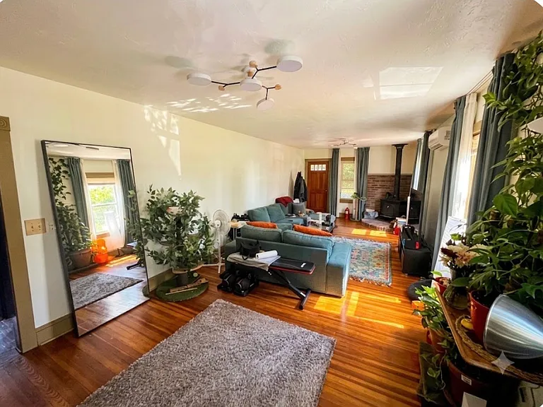 204 Oriole Ave #1 — Photo 3