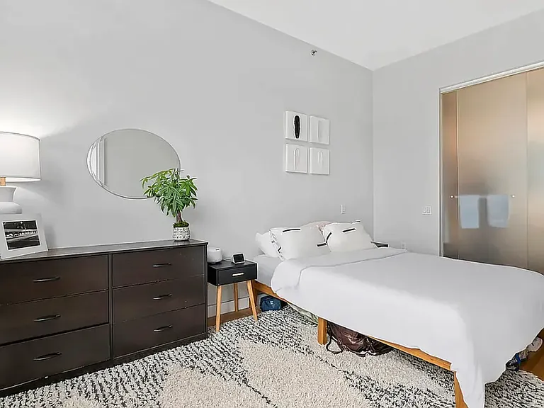 165 N 10th St #2B — Photo 4