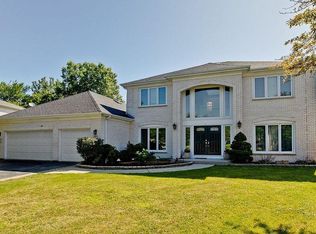 17 Crestview Dr, Deerfield, IL 60015