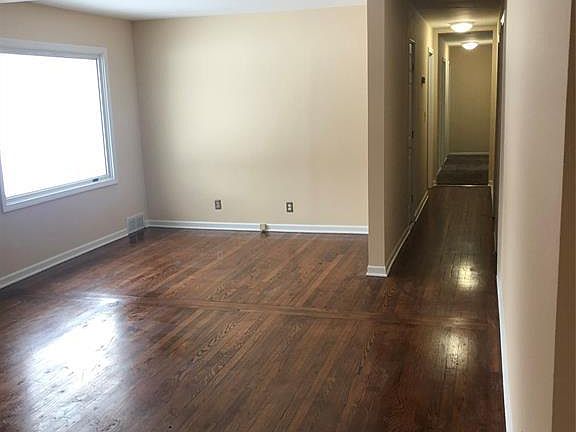 4th image of 4254 Elmwood Ave