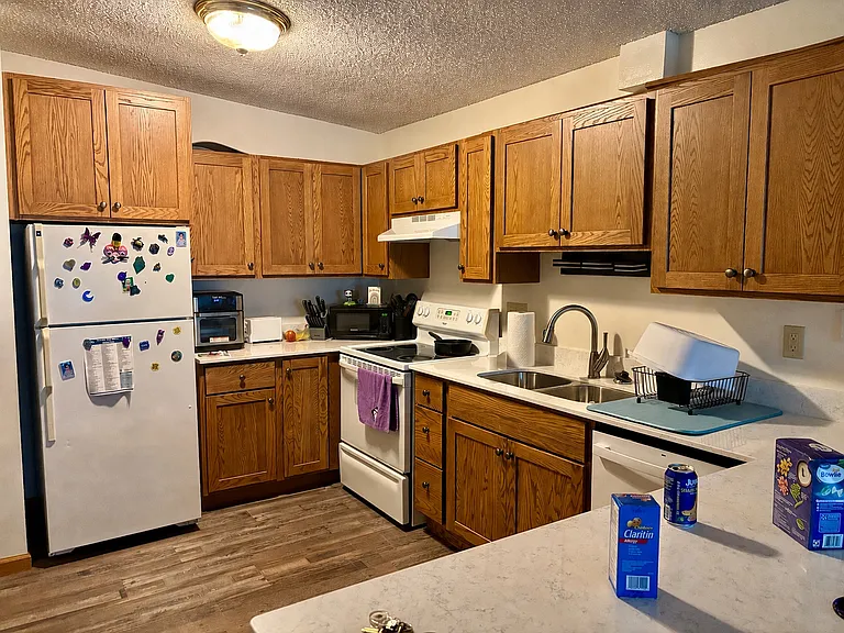701 W Maple Ave #13 — Photo 5