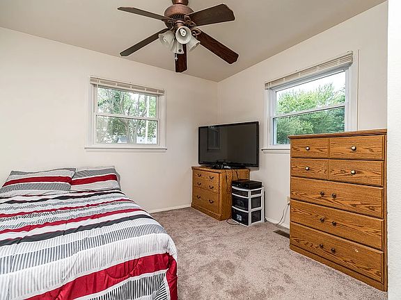 5th image of 7527 Pinedale Dr
