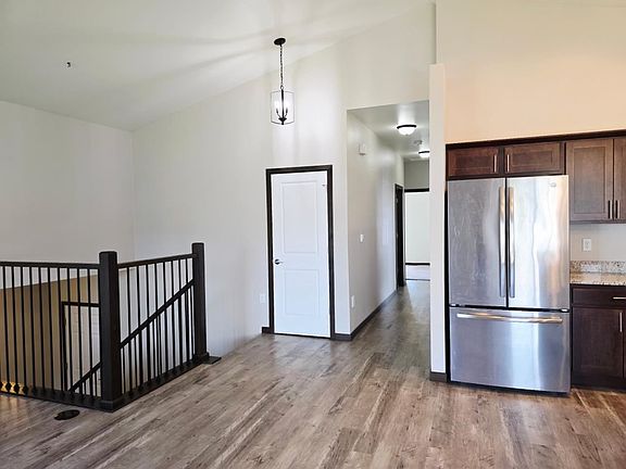 4th image of 1736 Dickenson Ln