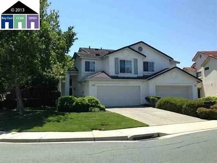 1830 Crater Peak Way photo 1