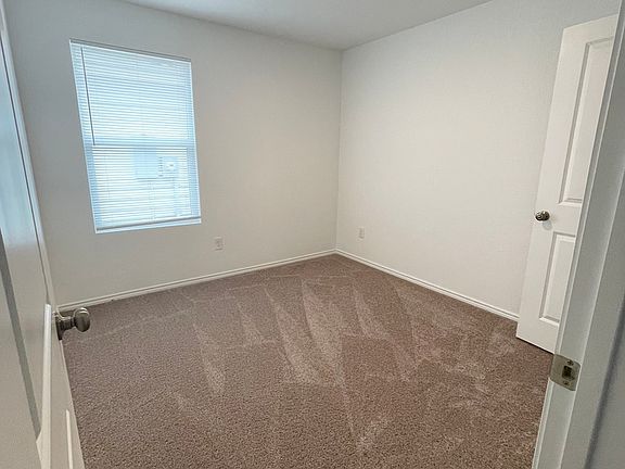 2nd image of 5847 Coahulia