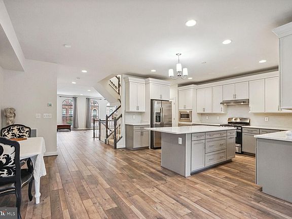 3rd image of 7937 Turtle Creek Cir