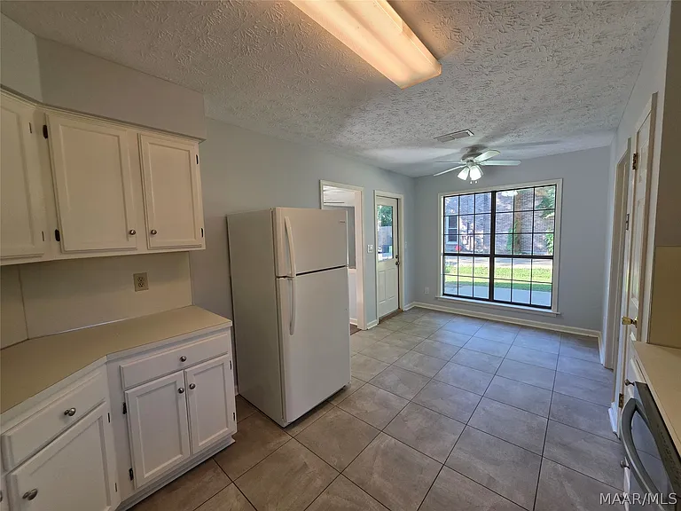 6225 Whitewater Ct — Photo 9