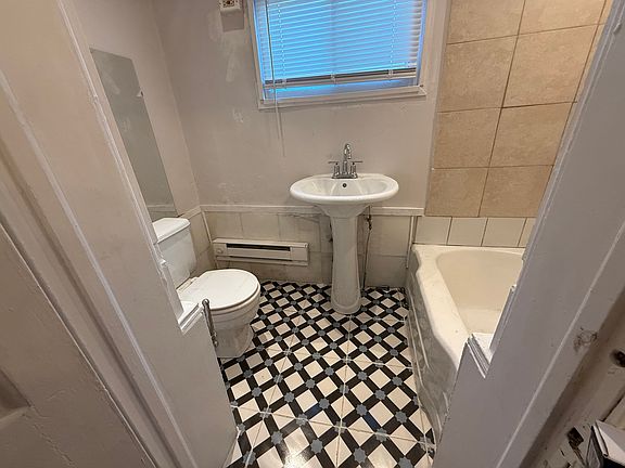 5th image of 1-839 E Chelten Ave #1