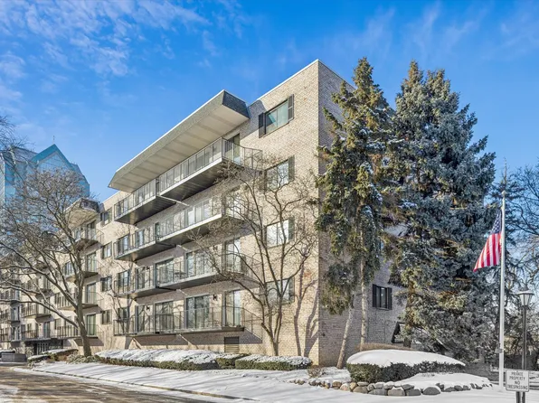 1S150 Spring Rd APT 2I, Oakbrook Terrace, IL 60181