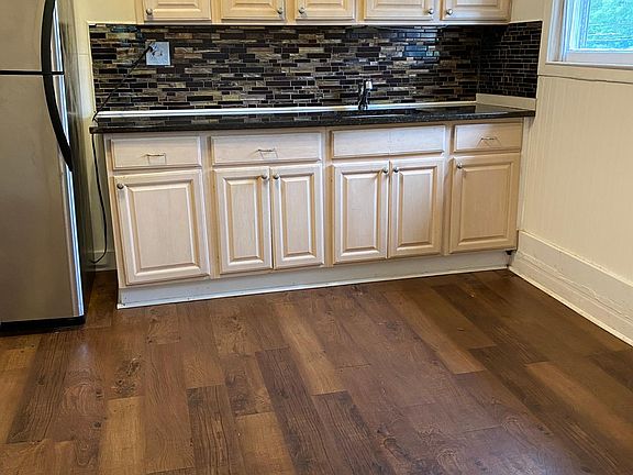 2nd image of 23 Northfield Ave #2L