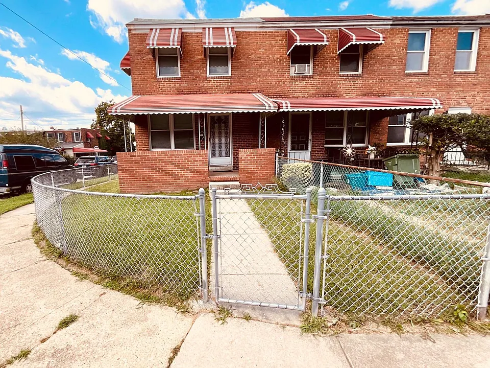 3018 Larue Sq E