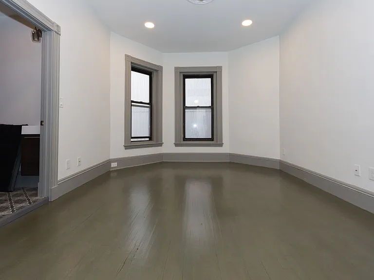 11 Belvidere St — Photo 15