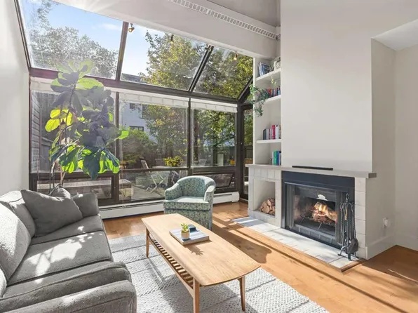 1732 W 9a St SW #102, Calgary, AB T2T 3E6