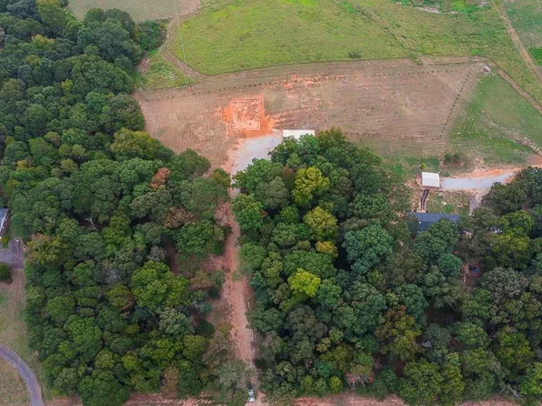 156 Noah Crow Rd, Royston, GA 30662