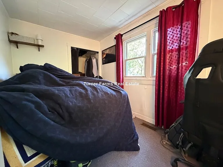 11 Burnham St #1R — Photo 18