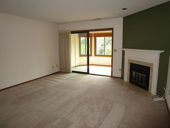 3rd image of 111 Imperial Dr W APT 305