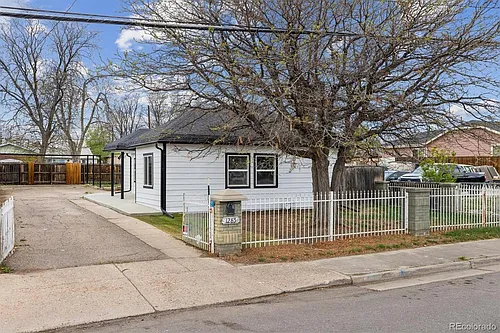 1285 S Irving St Photo 1