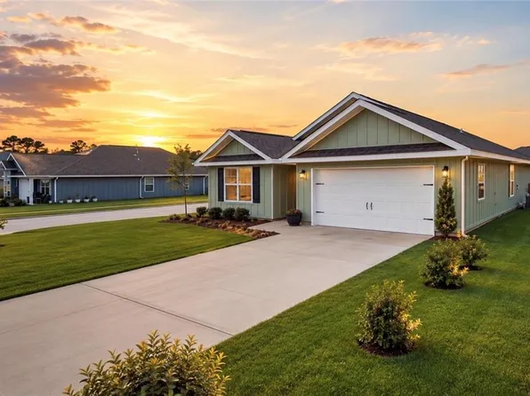 7433 Coppin Dr, Foley, AL 36535